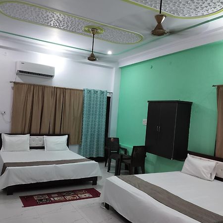 Hotel Chandrasha Villa Ayodhya Dham Ram Mandir 600 Meter Εξωτερικό φωτογραφία